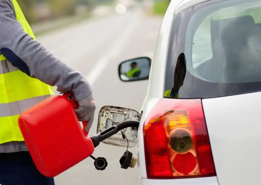 Fuel delivery services in Qatar by AAQATAR at roadside location